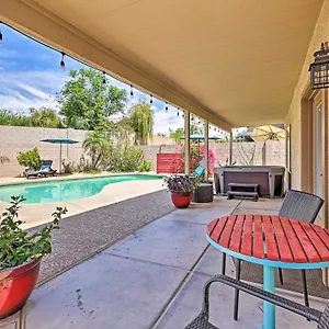 Holiday home Spacious Phoenix-area Escape With Pool And Hot Tub, Avondale