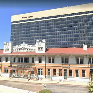 Crowne Plaza Grand Pensacola